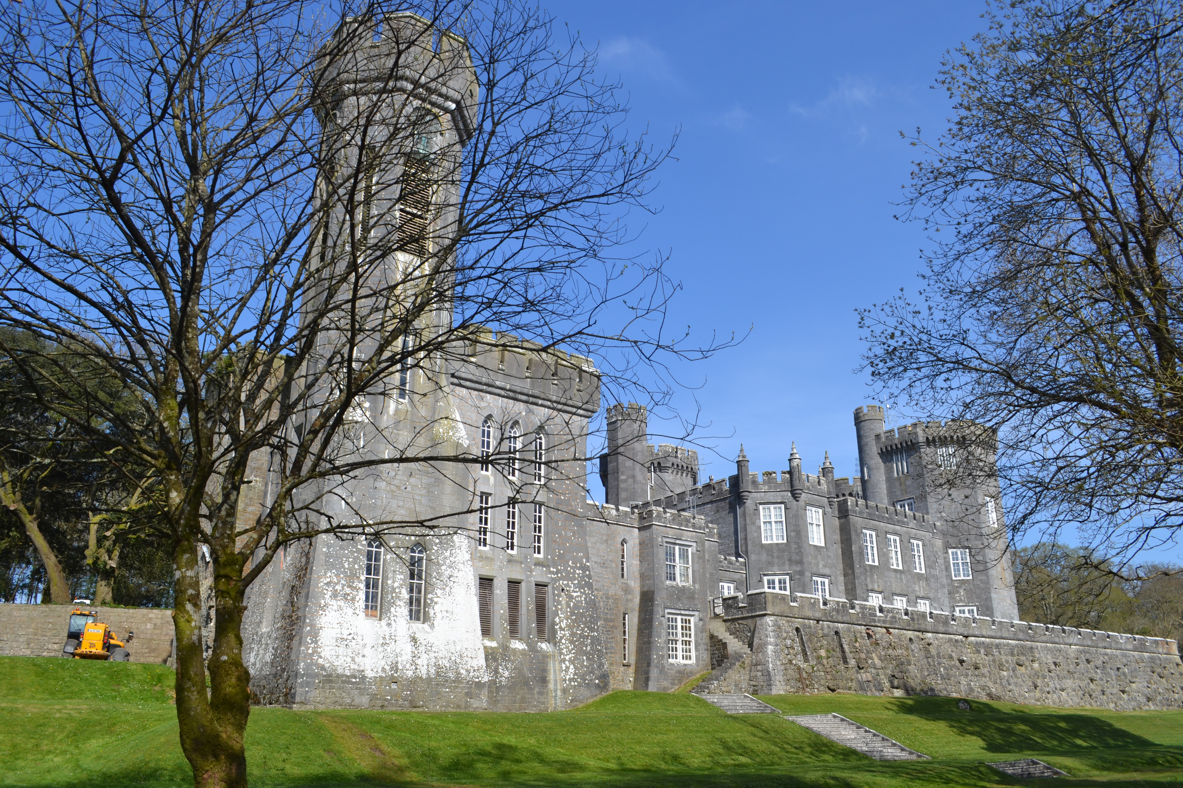 Lough Cutra Castle